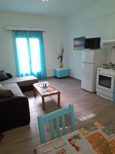 Η κουζίνα ή μικρή κουζίνα στο Pitsinis Studios & Apartments
