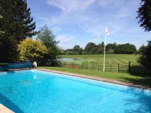 The swimming pool at or close to Whitethorn Bed and Breakfast