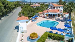 Bazén v ubytovaní Muses Hotel alebo v jeho blízkosti