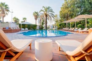 Bazén v ubytování Le Dune Sicily Hotel nebo v jeho okolí