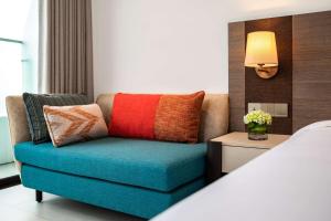 A seating area at Radisson Hotel Danang