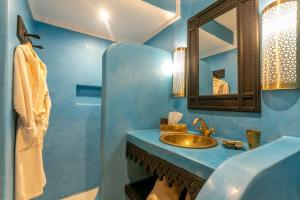 Kylpyhuone majoituspaikassa Riad Hart Essoura