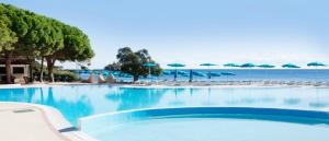 Bazén v ubytování Club Hotel Marina Seada Beach nebo v jeho okolí