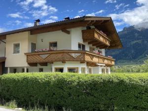 Nespecifikovaný výhled na hory nebo výhled na hory při pohledu z apartmánu