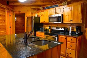 Two bedroom beautiful year-round getaway #131 cabin