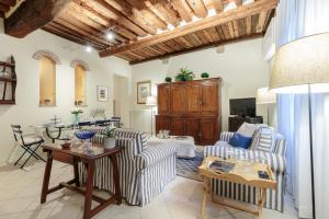 1400's Apartment, Stylish Smart Ground Floor Apartment inside Lucca