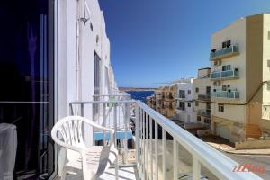 Balkón nebo terasa v ubytování Seaside 2 Bedroom Apt wSide Sea Views - New