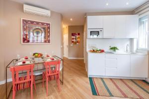 Kuchnia lub aneks kuchenny w obiekcie Plaza Nueva Deluxe Suite by Valcambre