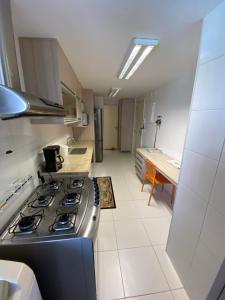 Kitchen o kitchenette sa Costa Maggiore Residencial Resort
