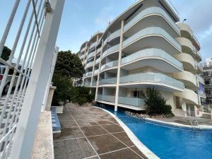Bazén v ubytovaní Cap Salou Apolo alebo v jeho blízkosti