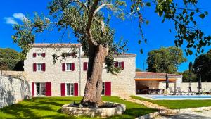 Bazén v ubytovaní Istria Time - Villa Nyma - Heated Pool alebo v jeho blízkosti