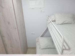 Zdjęcie z galerii obiektu Apartamento en la orilla de Calahonda REFORMADO w mieście Sitio de Calahonda