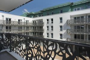 ストラスブールにあるDomitys Les Etoiles d'Argentのホテルのバルコニーから景色を望めます。
