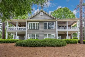 Photo de la galerie de l'établissement Picture perfect Marina Cove Escape with magnificent lake views, à Greensboro