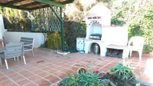 A garden outside House of the Rising Sun