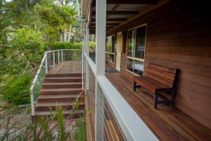 Un balcon sau o terasă la Ellimata Holiday Cottage