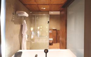 Bilik mandi di Hotel Sonar Bangla Sundarban