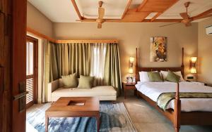 Postel nebo postele na pokoji v ubytování Hotel Sonar Bangla Sundarban + 37 fotografií