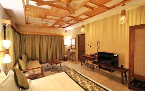 TV a/nebo společenská místnost v ubytování Hotel Sonar Bangla Sundarban