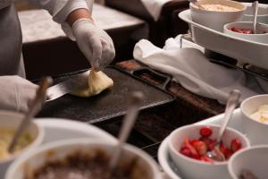 Comida no hotel ou em algum lugar perto