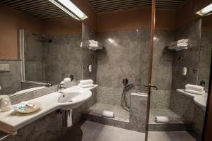 Koupelna v ubytování Hotel Petra