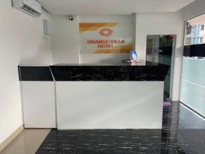 Lobby alebo recepcia v ubytovaní Orange Villa Hotel Near Palm Mall Seremban