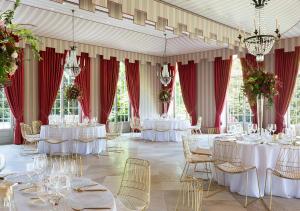 Restaurace v ubytování Brenners Park Hotel & Spa, Oetker Hotels + 37 fotografií