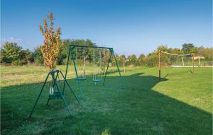 Herní místnost nebo prostor pro děti v ubytování Three-Bedroom Holiday Home In Barban