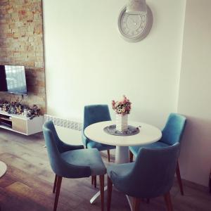 Imagen de la galería de P20 Milmari, DeLuxe Studio, Kopaonik, en Kopaonik 38 fotos más