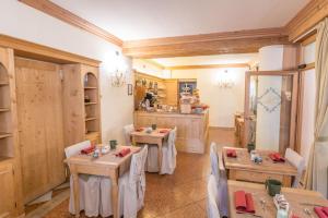 Restaurace v ubytování Hotel Belvedere Dolomiti