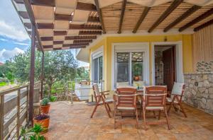 Balkón nebo terasa v ubytování Ianthi Beach Villa by "elite"