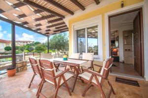 Balkón nebo terasa v ubytování Ianthi Beach Villa by "elite"