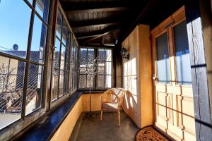 Ein Balkon oder eine Terrasse in der Unterkunft Ritterstube - Eifelstuben mit Charme, Nähe See und Burg, außergewöhnlich, Vulkaneifel