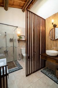 Een badkamer bij Olympos Mountain Lodge