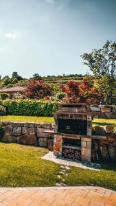 Taman di luar Gîte de Beauregard - Les Fermes Ardéchoises