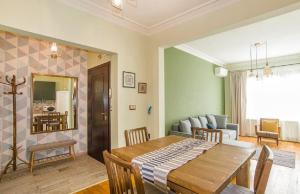 Kép Top Central 2 Bedroom Apartment next to NDK szállásáról Szófiában a galériában