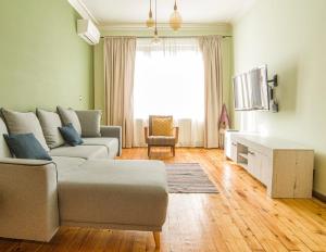 Kép Top Central 2 Bedroom Apartment next to NDK szállásáról Szófiában a galériában