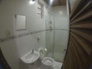 Copacabana Hostel tesisinde bir banyo