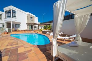 The swimming pool at or close to Villa Amadores n2