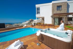 The swimming pool at or close to Villa Amadores n2