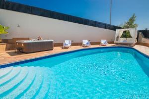 The swimming pool at or close to Villa Amadores n2