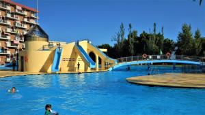 Basen w obiekcie Apartamento Estudio Ruymar Jupiter lub w pobliżu