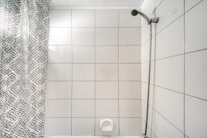 Koupelna v ubytování Ocean Bright 2BR W/ View, Wifi, Parking & Pool