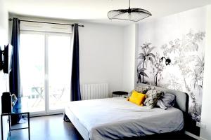 Postel nebo postele na pokoji v ubytování Studio Cosy Bordeaux - Parking privé - Netflix - Tram A