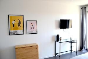 TV a/nebo společenská místnost v ubytování Studio Cosy Bordeaux - Parking privé - Netflix - Tram A