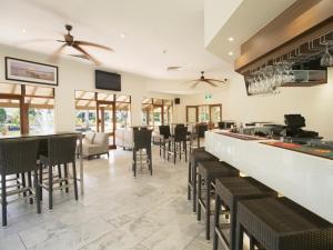 Oaks Sunshine Coast Oasis Resort餐厅或其他用餐的地方