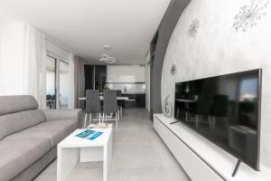 Μια τηλεόραση ή/και κέντρο ψυχαγωγίας στο Villa Dora