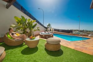 The swimming pool at or close to Villa Amadores n2
