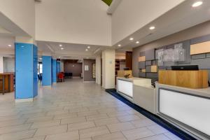 Kuchyň nebo kuchyňský kout v ubytování Holiday Inn Express Lake Worth NW Loop 820 by IHG