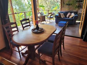 Upper Horseshoe Creek的住宿－Kookaburra Cottage at Uralba Eco Cottages，相簿中的一張相片